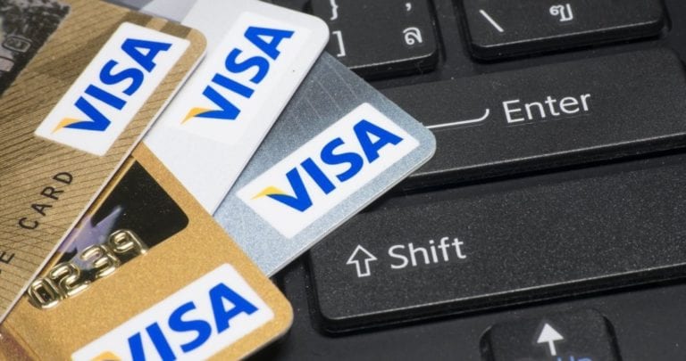 Studiu Visa: consumatorii români preferă autentificarea biometrică în locul parolelor când fac cumpărături