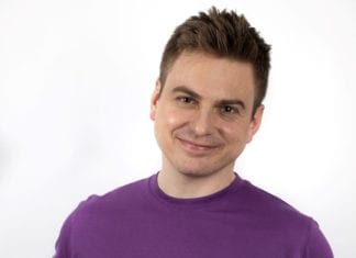 fenix.eco vrea să vândă 500.000 de smartphoneuri recondiţionate pe an. Fabricarea unuia nou e un dezastru pentru planetă: necesită 13 tone de apă și produce 55 kg de CO2e