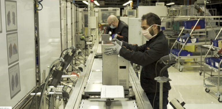 Model de urmat în criza COVID-19! De la producţia de maşini, la producţia de ventilatoare