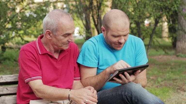 Riscuri de securitate cibernetică pentru persoanele în vârstă. 46% din cei +55 ani nu se protejează online