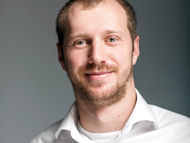 Bogdan Botezatu, director de cercetare în ameninţări informatice, Bitdefender: „Hackerii încalcă codul de etică nescris şi pun ţinta pe spitale când sunt cel mai vulnerabile” Bogdan Botezatu, director de cercetare în ameninţări informatice, Bitdefender: „Hackerii încalcă codul de etică nescris şi pun ţinta pe spitale când sunt cel mai vulnerabile”