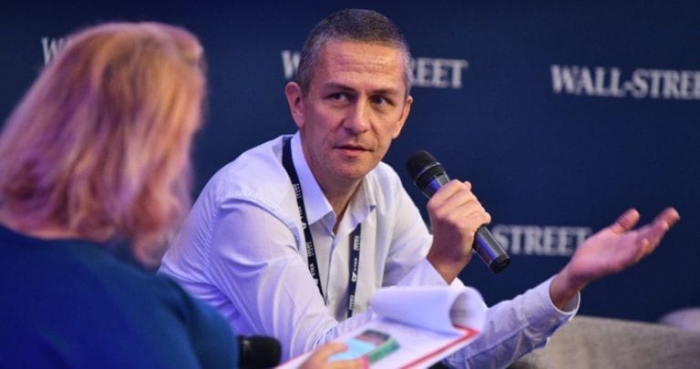 eMAG pune la vânzare peste 7 milioane de măști de protecție fără adaos comercial: cât costă o cutie