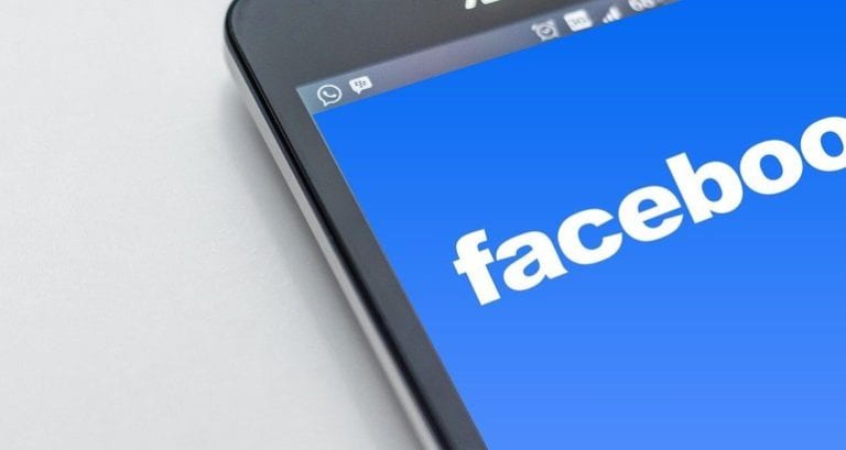 Facebook lansează în România funcția Community Help