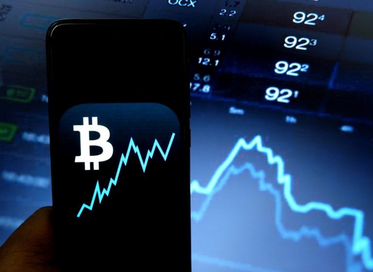 Românii se uită mai mult spre bitcoin în criza COVID-19: Piaţa criptomonedelor din România a crescut cu 10-20%