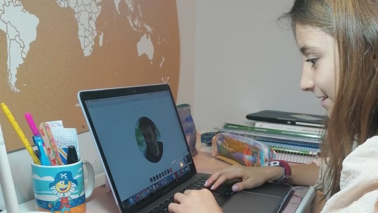 IBM şi Cisco sprijină învăţământul la distanţă printr-o platformă pentru telemuncă şi colaborare furnizată către 700 de şcoli IBM şi Cisco sprijină învăţământul la distanţă printr-o platformă pentru telemuncă şi colaborare furnizată către 700 de şcoli