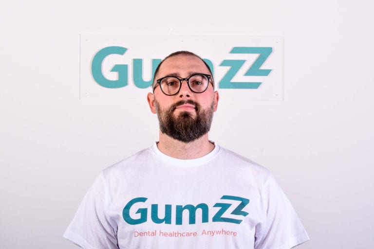 Gumzzz, un motor de căutare pentru industria de stomatologie, fondat în Cluj, atrage încă o investiţie de 100.000 euro