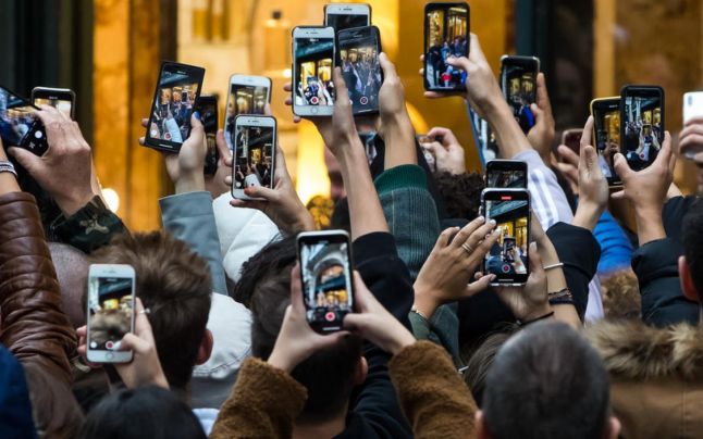 Ce telefoane dispar, de astăzi, de pe piaţă. Cei care le vând riscă amenzi uriaşe