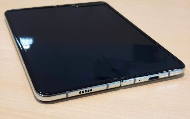 Pliabilul ieftin al celor de la Samsung, Galaxy Fold Lite, amânat până în 2021