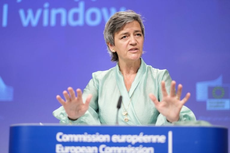 Vestager se ia la trântă cu giganţii: Platforma Apple Pay şi practicile App Store sunt investigate de puternicul comisar european pentru Concurenţă
