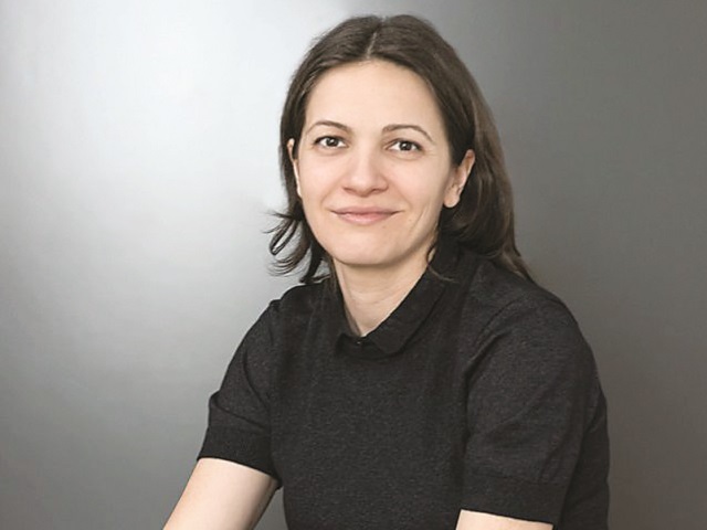 Alina Iacomi, ING: Numărul tranzacţiilor e-commerce a crescut în perioada 16 martie-15 mai cu 27% faţă de 2019. În continuare, ING Bank se va concentra pe zona de mobile banking, în care investeşte continuu şi crearea de noi opţiuni precum închiderea de conturi online sau retragerea de numerar fără card