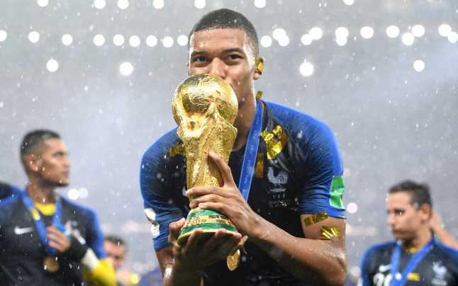 Kylian Mbappé va fi superstarul de pe coperta noului joc FIFA