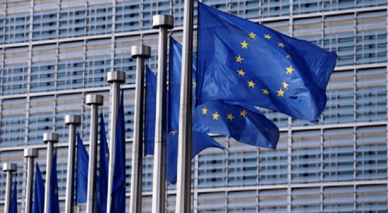 Facebook, YouTube şi Twitter vor respecta aceleaşi reglementări din UE referitoare la răspândirea urii ca şi companiile audiovizuale