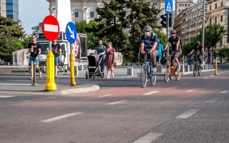 Surpriză: Bucureştiul a luat faţa marilor metropole europene precum Barcelona, Madrid, Stockholm, Varşovia sau Frankfurt şi a urcat pe locul 7 în topul celor mai bune oraşe din Europa pentru IT. Iaşi şi Cluj au urcat în top 3 raportat la costuri