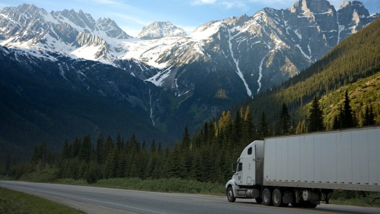 UNTRR solicită Guvernului soluţii concrete pentru digitalizarea transporturilor şi prevenirea COVID-19