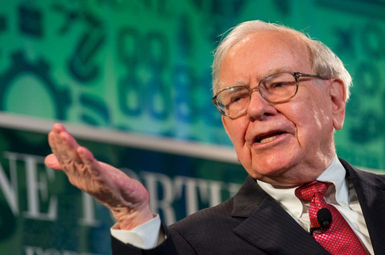 Apple a ajuns să valoreze aproape jumătate din portofoliul grupului Berkshire Hathaway al miliardarului Warren Buffett