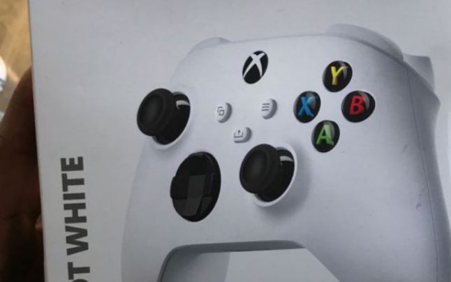 Existenţa Xbox Series S, confirmată de cutia unui controller