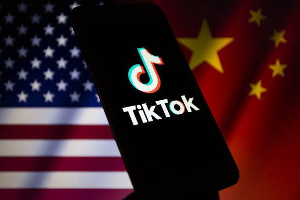 TikTok confirmă că va da în judecată administraţia Trump în condiţiile în care preşedintele american i-a ordonat companiei-mamă ByteDance să îşi vândă operaţiunile din Statele Unite