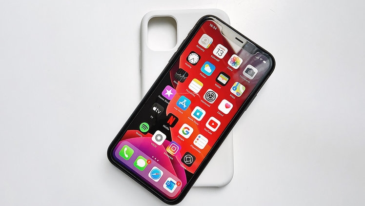 Probleme la aplicațiile de internet banking pentru proprietarii de iPhone din România