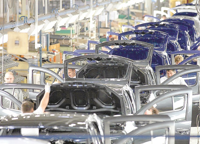 Vânzările de automobile Dacia şi Renault au atins un record pe platformele de e-commerce lansate de Groupe Renault: 30 de maşini cumpărate online într-o singură zi