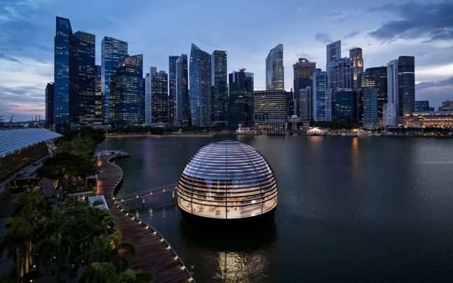 Cum arată interiorul noului magazin Apple, domul de sticlă din Singapore