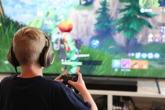 Apple cere daune de la Epic în problema Fortnite