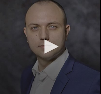 Mihai Tănase, head of Digital&CRM Dacia & Renault România: Un client ajunge în showroom de aproximativ 1,5 ori înainte de a achiziţiona o maşină, iar cea mai mare parte a documentării s-a mutat în online. În viitor vom vedea o versiune hibridă – online şi offline – a comerţului auto