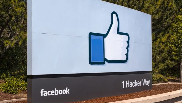 Facebook analizează posibilitatea să prelungească interdicția privind reclamele politice care au legătură cu alegerile din SUA