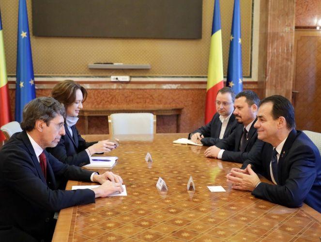 Orange a anunțat că a semnat achiziția pachetului majoritar de 54% din acțiunile fostului Romtelecom la prețul de 268 milioane de euro / OTE spune că își va păstra dreptul de proprietate asupra fostului Cosmote