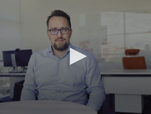 Qualitance: Listarea acţiunilor este încă departe, dar o avem în agendă. Pentru o companie ca a noastră, Bursa poate ajuta cu fonduri care să susţină şi o creştere altfel decât organică. Compania are listate la BVB obligaţiuni de 1,5 mil. euro