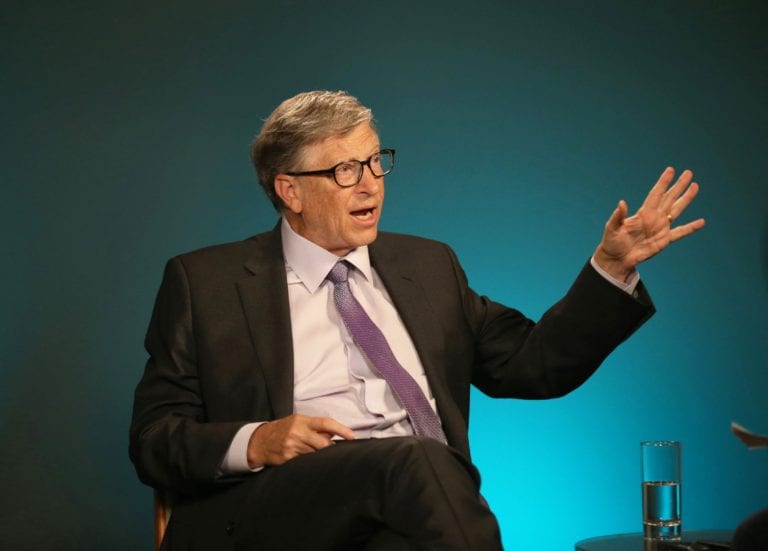 Finanţe personale. Bill Gates, investitor la Fondul Proprietatea, dar şi la sud-africanii care au eMAG, Autovit şi OLX în România