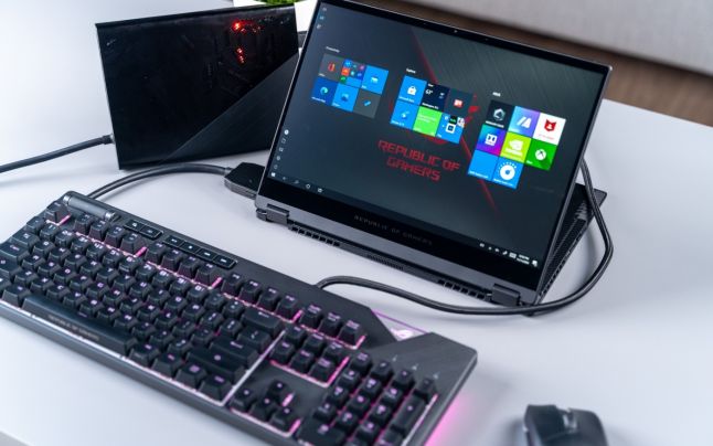 CES 2021: Asus ROG anunţă un ultraportabil convertibil de gaming, cu placă grafică externă