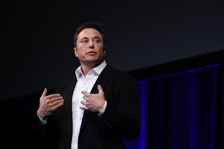 Elon Musk oferă 100 de milioane de dolari pentru cea mai bună metodă de captare a emisiilor de carbon