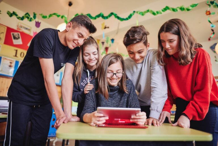 Vodafone: alocăm 20 milioane euro pntru dezvoltarea competenţelor digitale, în 5 ani