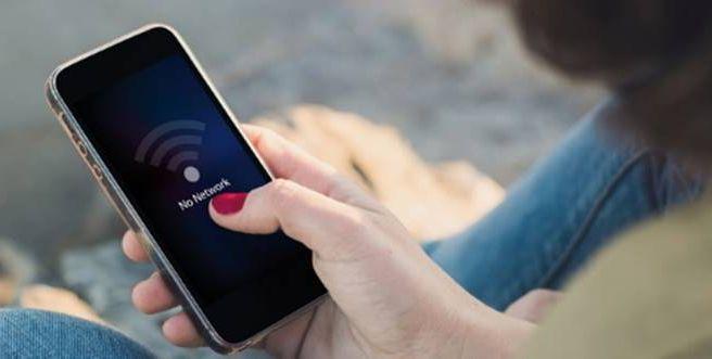 Telekom Mobile, amendată cu 700.000 de lei pentru că nu a realizat în întregime acoperirea cu semnal de voce asumată pentru anul 2017 / Ce amenzi au primit toți operatorii în ultimii 3 ani pentru lipsa de semnal