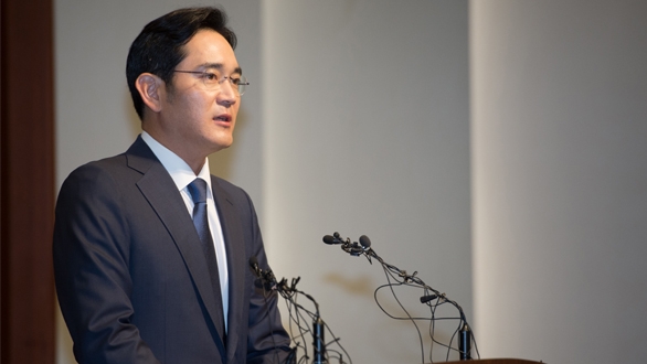Moştenitorul “imperiului” Samsung nu va face recurs la decizia de condamnare la închisoare