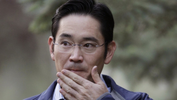 Moştenitorul „imperiului” Samsung, condamnat din nou la închisoare