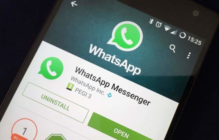 WhatsApp încearcă să oprească migrarea utilizatorilor cu reclame în ziare