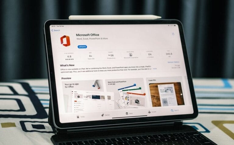 Microsoft lansează aplicaţia Office pentru iPad