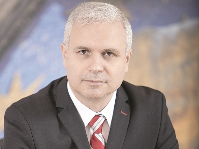 Industria asigurărilor a aplicat soluţii digitale pentru a-şi eficientiza procesele. Unde se vede eficientizarea? Adrian Marin, preşedinte UNSAR: Impactul digitalizării şi al măsurilor de eficientizare luate de companii se reflectă în scăderea ratei cheltuielilor de achiziţie şi administrare atât pe RCA, CASCO, cât şi pe segmentul asigurărilor property