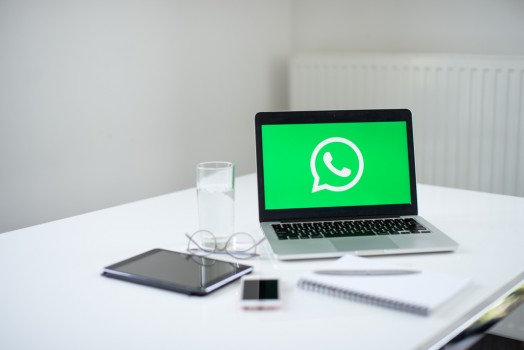 WhatsApp abordează o nouă strategie de comunicare, prin propriile Stories