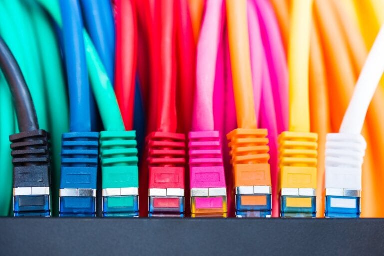 ANCOM: Aproape jumătate din localităţile din România NU au acoperire broadband ultrarapid. Până în 2025, UE cere ca toţi utilizatori să fie conectaţi la cel puţin o reţea de acest tip, altfel România riscă să nu fie o „societate europeană a gigabiţilor”