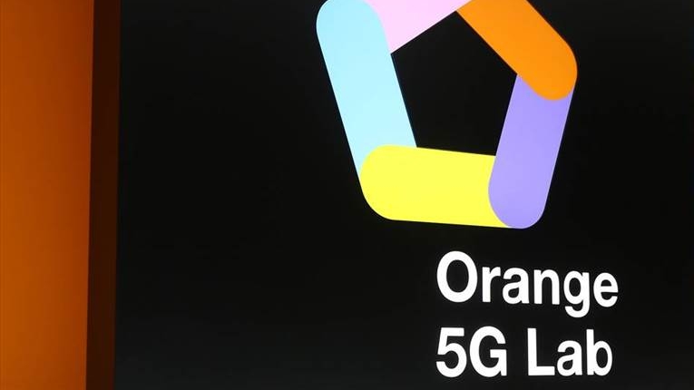 Grupul Orange deschide nouă laboratoare 5G, inclusiv în România