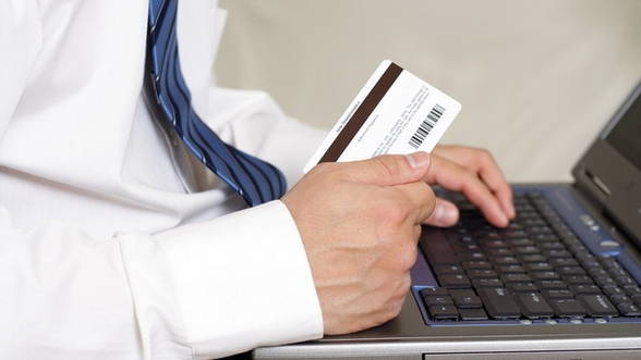 Comerţul online va creşte cu cel puţin 15% în România, în 2021 – analiză