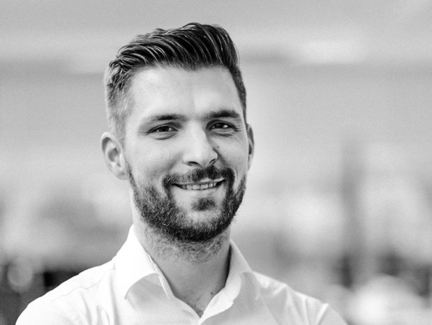 Cum a început afacerea românilor care au dezvoltat o monedă virtuală care concurează cu Bitcoin şi care a fost evaluată la 3 miliarde de dolari