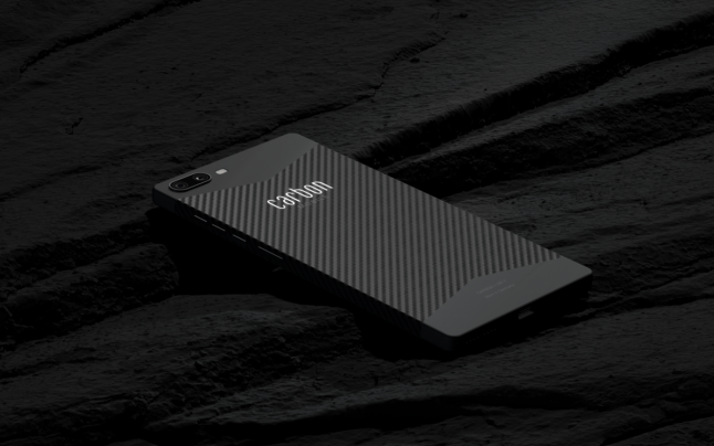 Carbon 1 Mk II, primul smartphone din fibră de carbon, a fost lansat în Germania