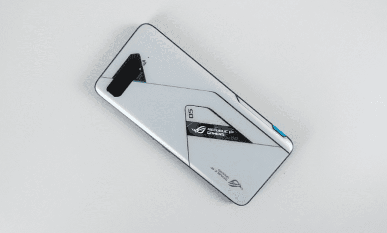 ASUS ROG Phone 5 este acel telefon venit dintr-un viitor foarte arătos