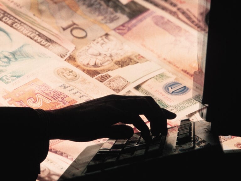 Poliţia Română, CERT-RO şi ARB fac o campanie de prevenire a fraudelor online