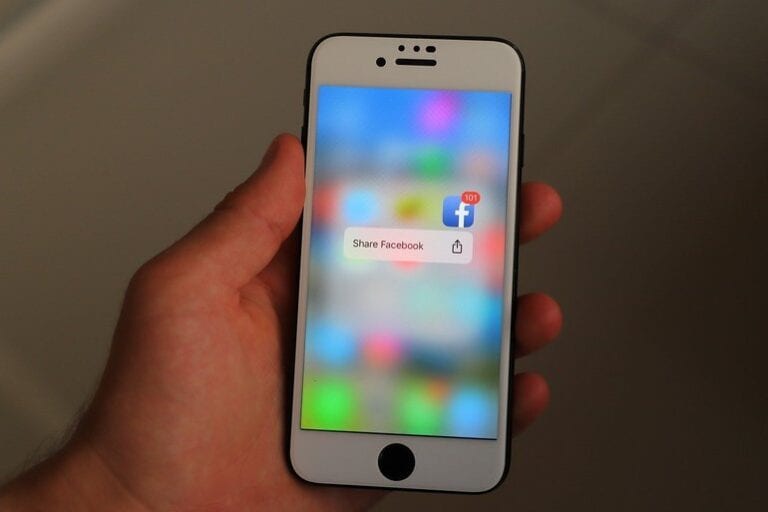 Facebook lansează în SUA o nouă platformă de publishing, destinată scriitorilor independenți și jurnaliștilor