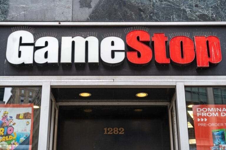 Business internaţional. Fenomenul GameStop revine la viaţă. Ce înseamnă creşterile din ultimele zile şi încotro se îndreaptă retailerul după frenezia declanşată la începutul anului Business internaţional. Fenomenul GameStop revine la viaţă. Ce înseamnă creşterile din ultimele zile şi încotro se îndreaptă retailerul după frenezia declanşată la începutul anului