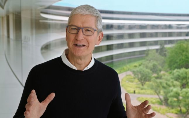 Şeful Apple a vorbit despre planurile companiei pentru automobilele autonome,  Tesla şi Elon Musk